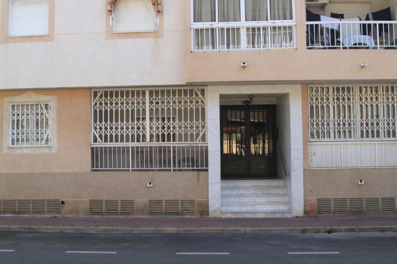 Ferienwohnung Apartamento Urbano Arregui Torrevieja Exterior foto